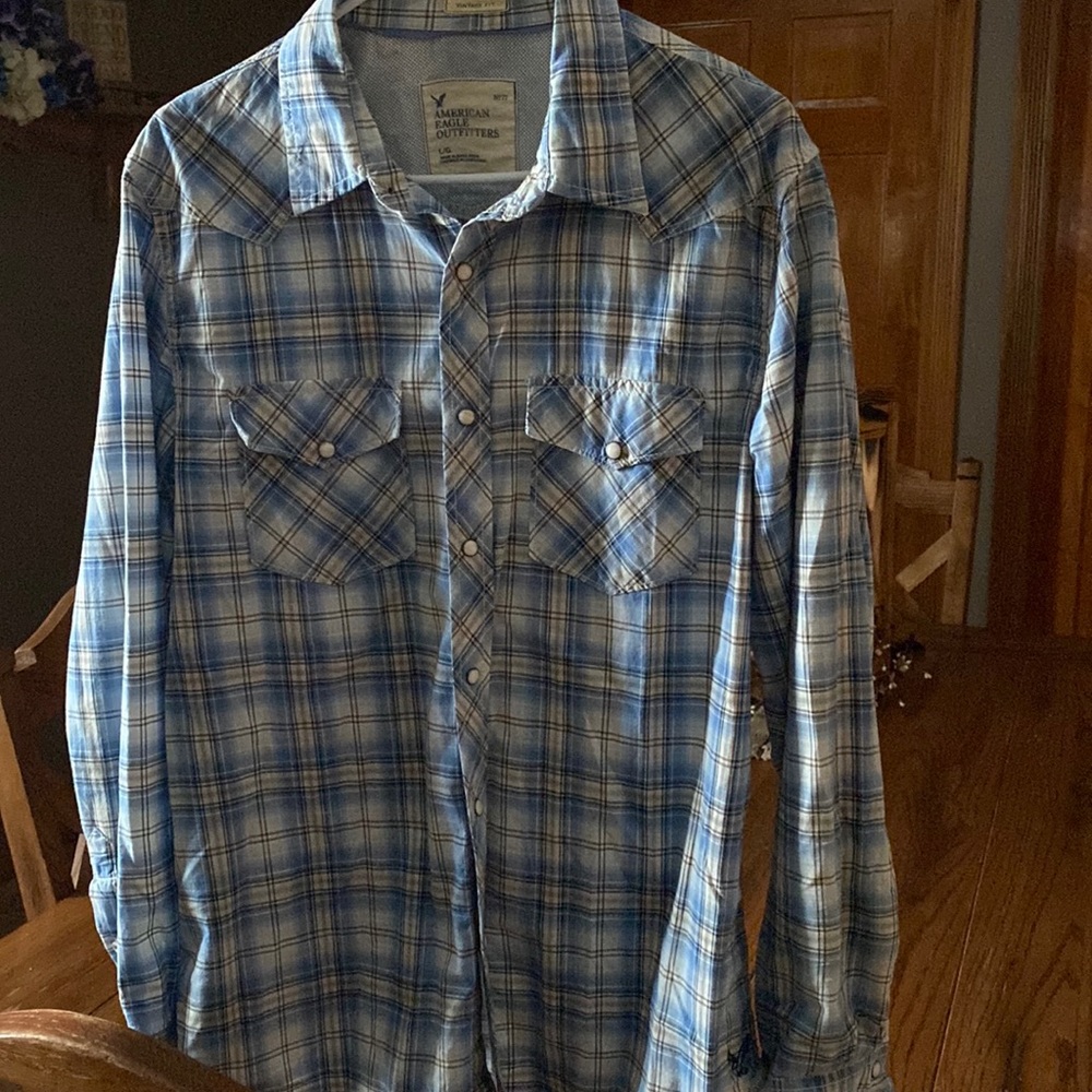Men’s American Eagle button down shirt (snaps)